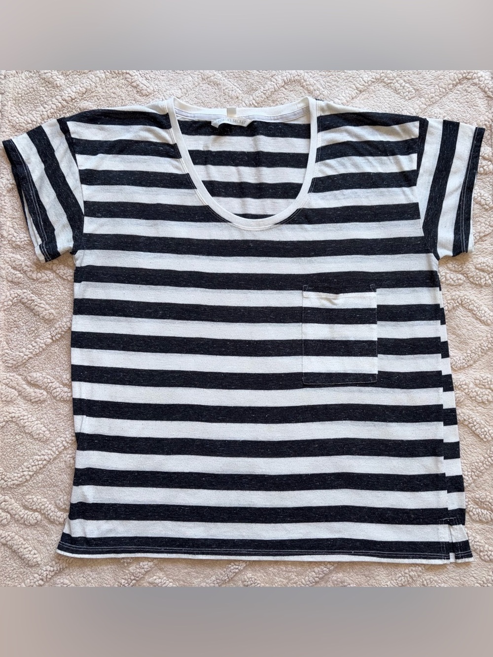 Victoria’s Secret Women’s Dark Gray Striped T-Shirt MED Lightweight Loose Fit